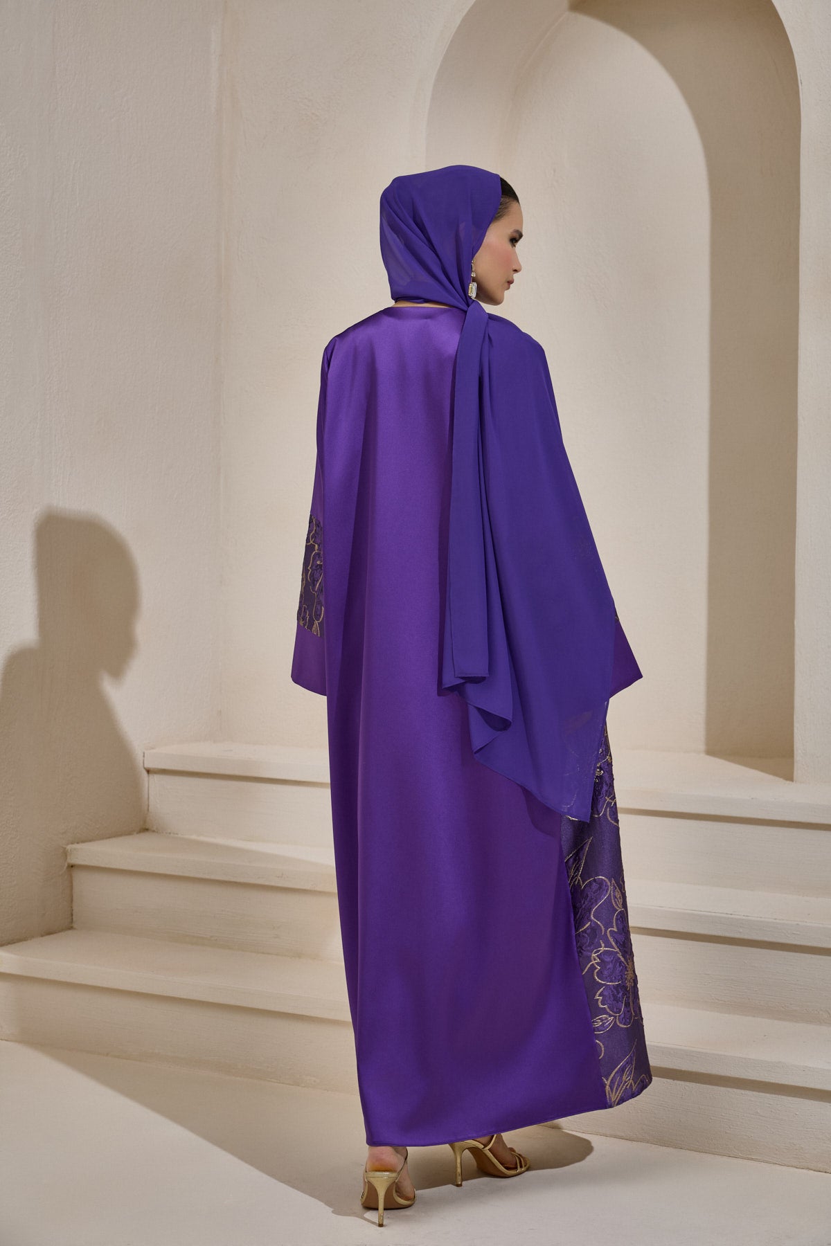 find-your-gold-brocade-purple-abaya-set-with-shawl-sale_3.jpg