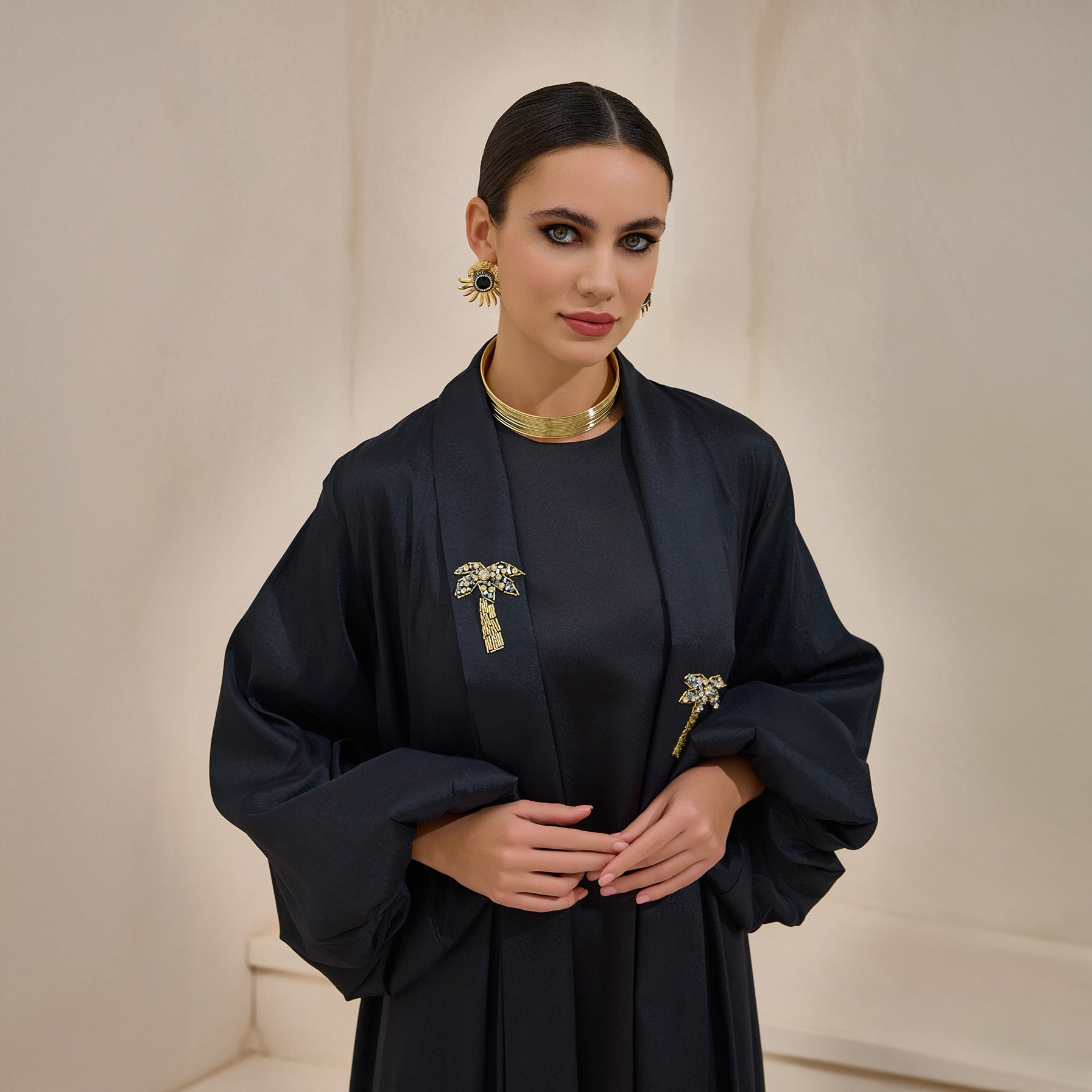 your-online-store-for-premium-hand-embellished-taffeta-black-abaya-online-sale_1.jpg