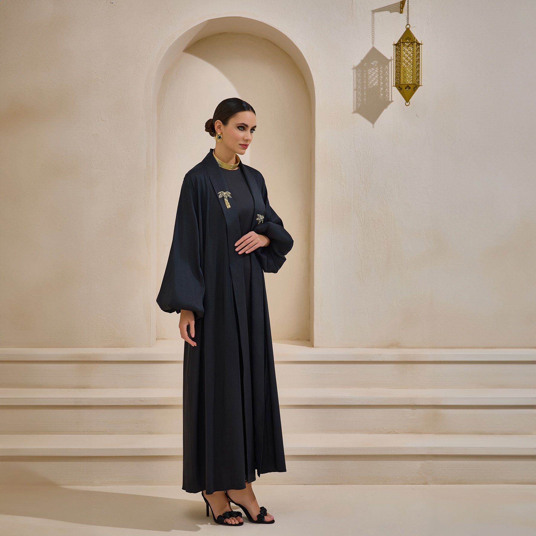 your-online-store-for-premium-hand-embellished-taffeta-black-abaya-online-sale_2.jpg