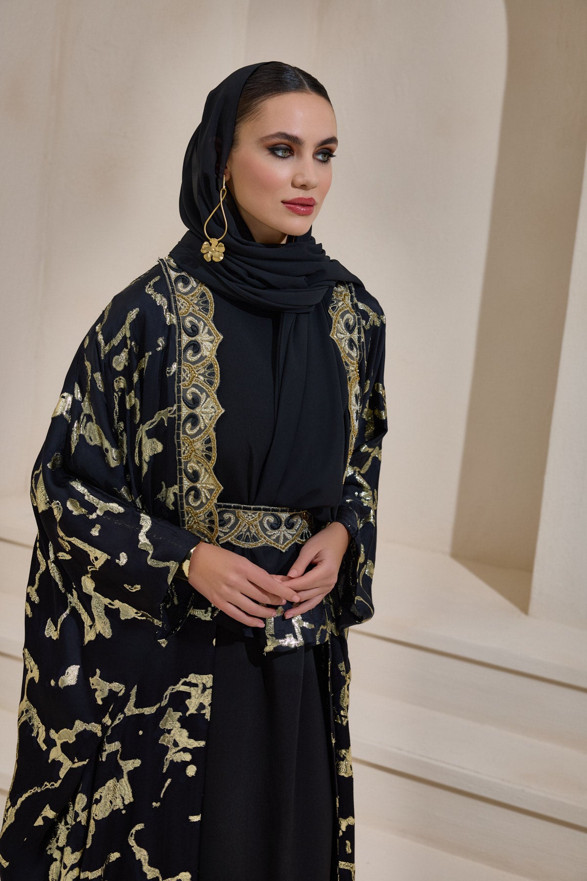 were-making-it-easy-to-buy-and-sell-limited-collection-shimmer-black-abaya-set-with-shawl-discount_1.jpg