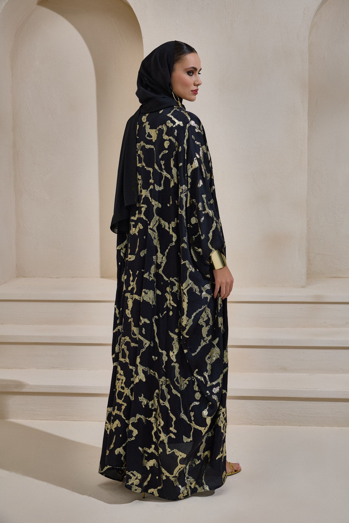 were-making-it-easy-to-buy-and-sell-limited-collection-shimmer-black-abaya-set-with-shawl-discount_4.jpg