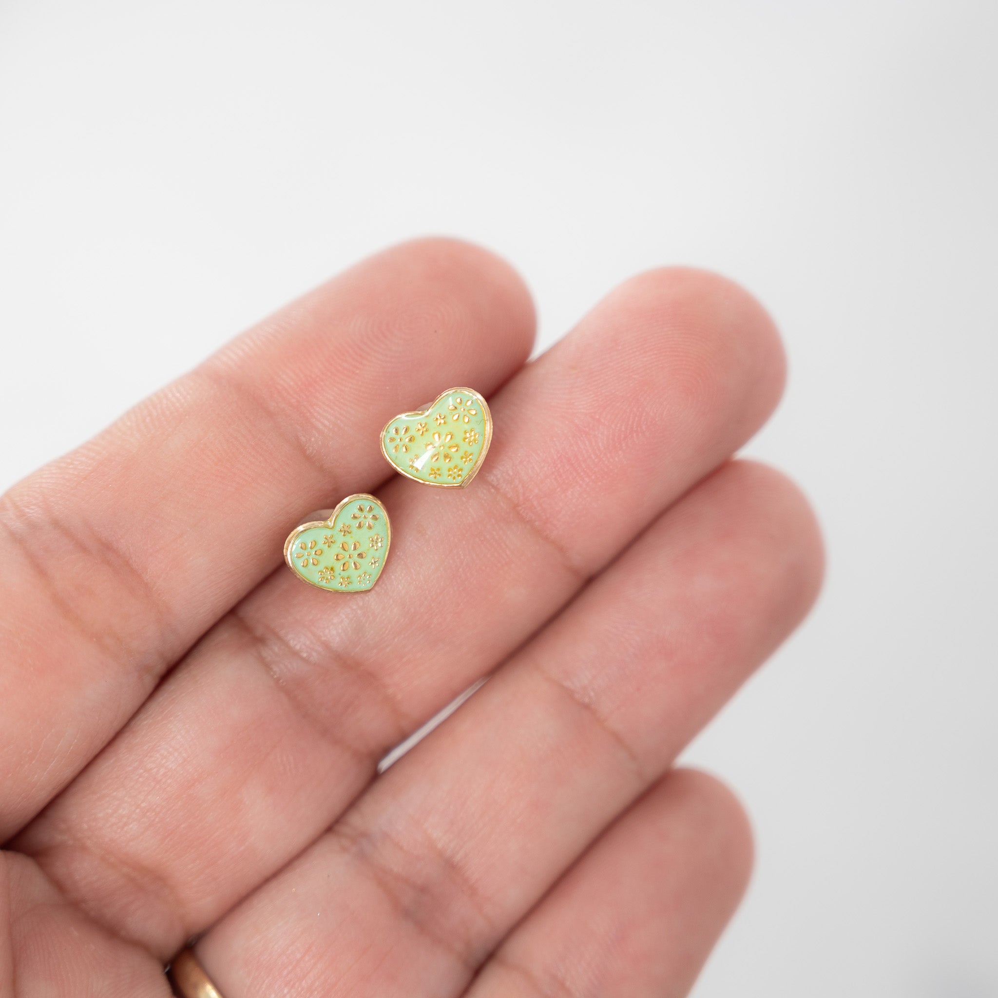 be-the-first-to-own-the-newest-10k-solid-gold-resin-green-heart-earrings-fashion_3.jpg