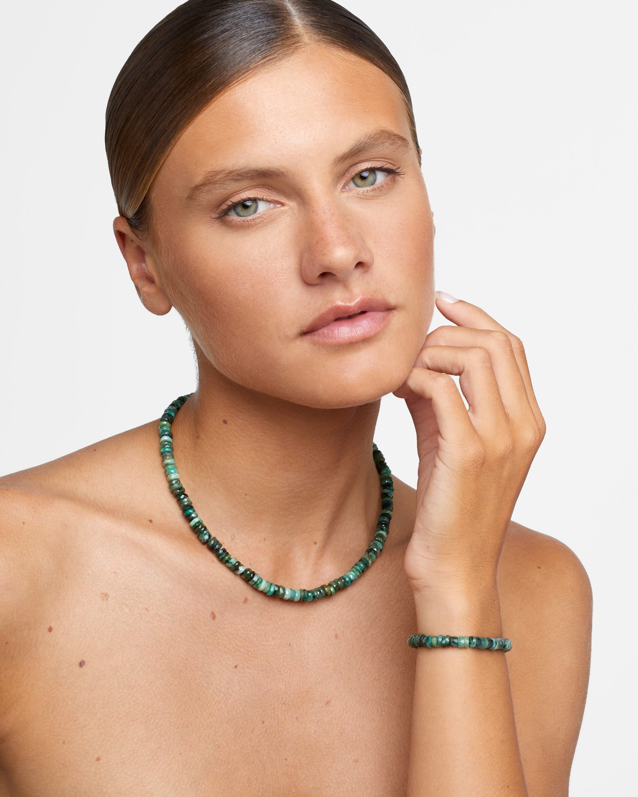 buy-aurora-emerald-fancy-cut-necklace-online-now_2.jpg